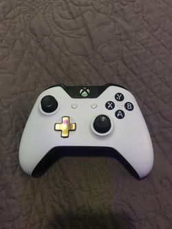 Special edition lunar white Xbox one controller