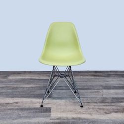 Vitra Eames Plastic Molded Chair
