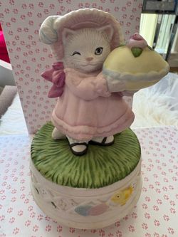 Kitty Cucumber EASTER SPRING musical figurine