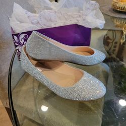 New Slip On Shoes. Size 7. Sparkling Rhinestones. 