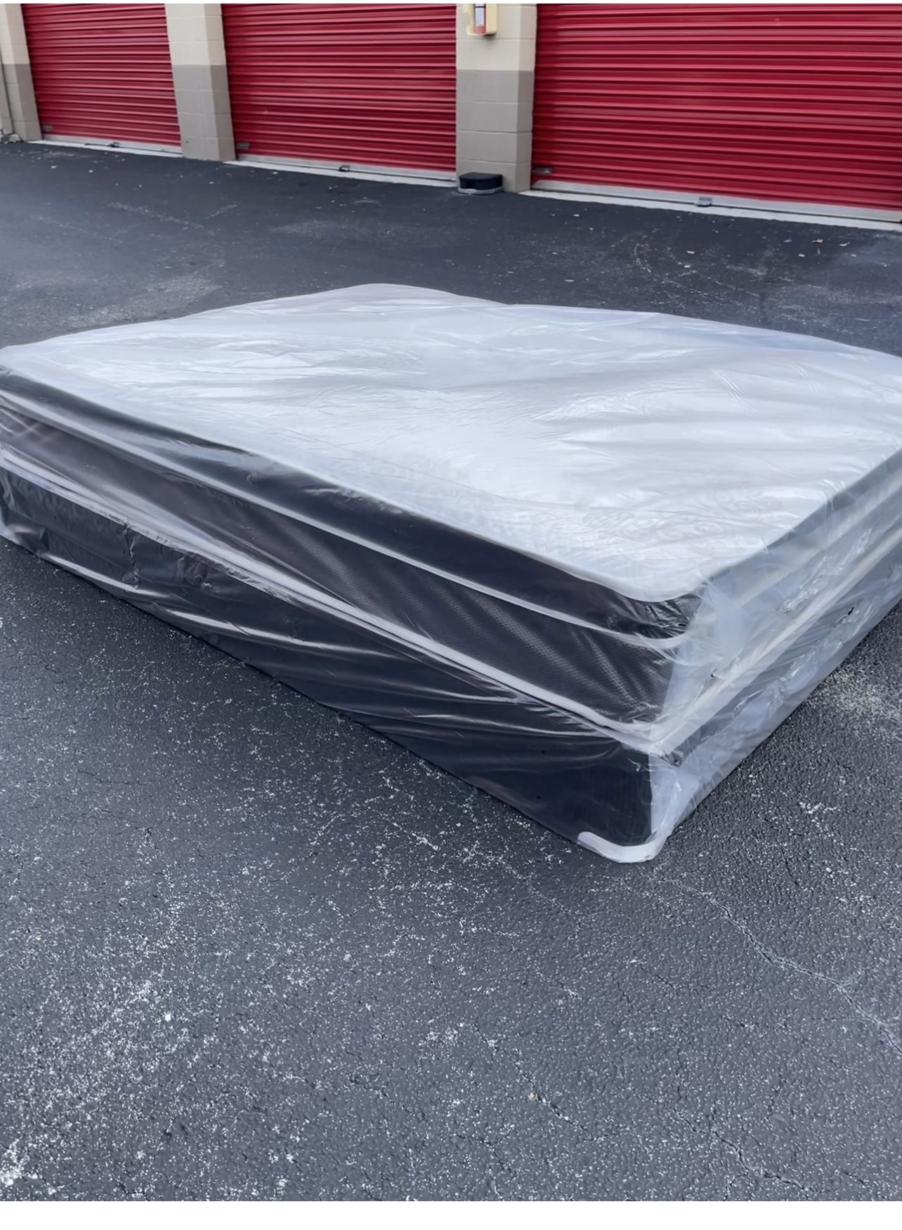 NEW Mattress Queen Size Pillowtop With Box Spring // Offer