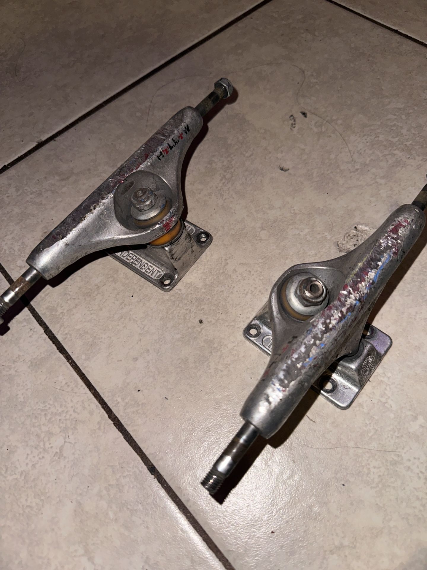 Hollow independant Skateboard Trucks