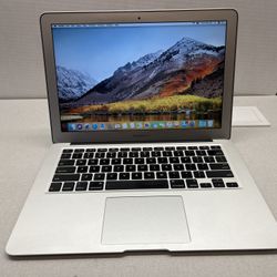 Macbook Air Mid 2011, 13", Intel Core i5, 4 GB RAM 128 GB SSD Wifi Webcam OSX High Sierra AC Adapter Included