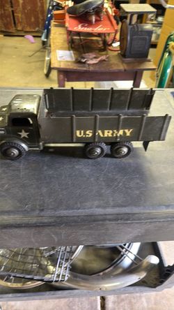 1950s Marx Lumar pressed steel Army truck
