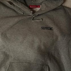 Supreme Hoodie 
