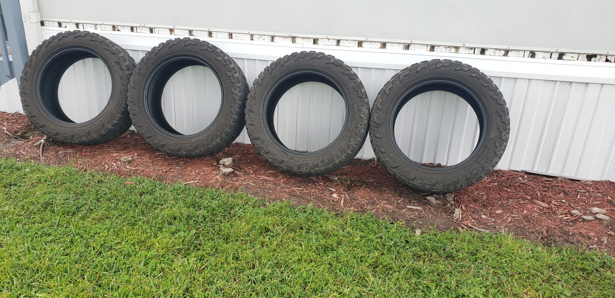 Mud tires 285-55-r20