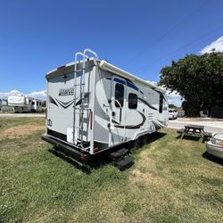 2019 Lance 1995 Camper