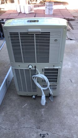 LG portable AC 8,000 BTU includes the hose and attached windows