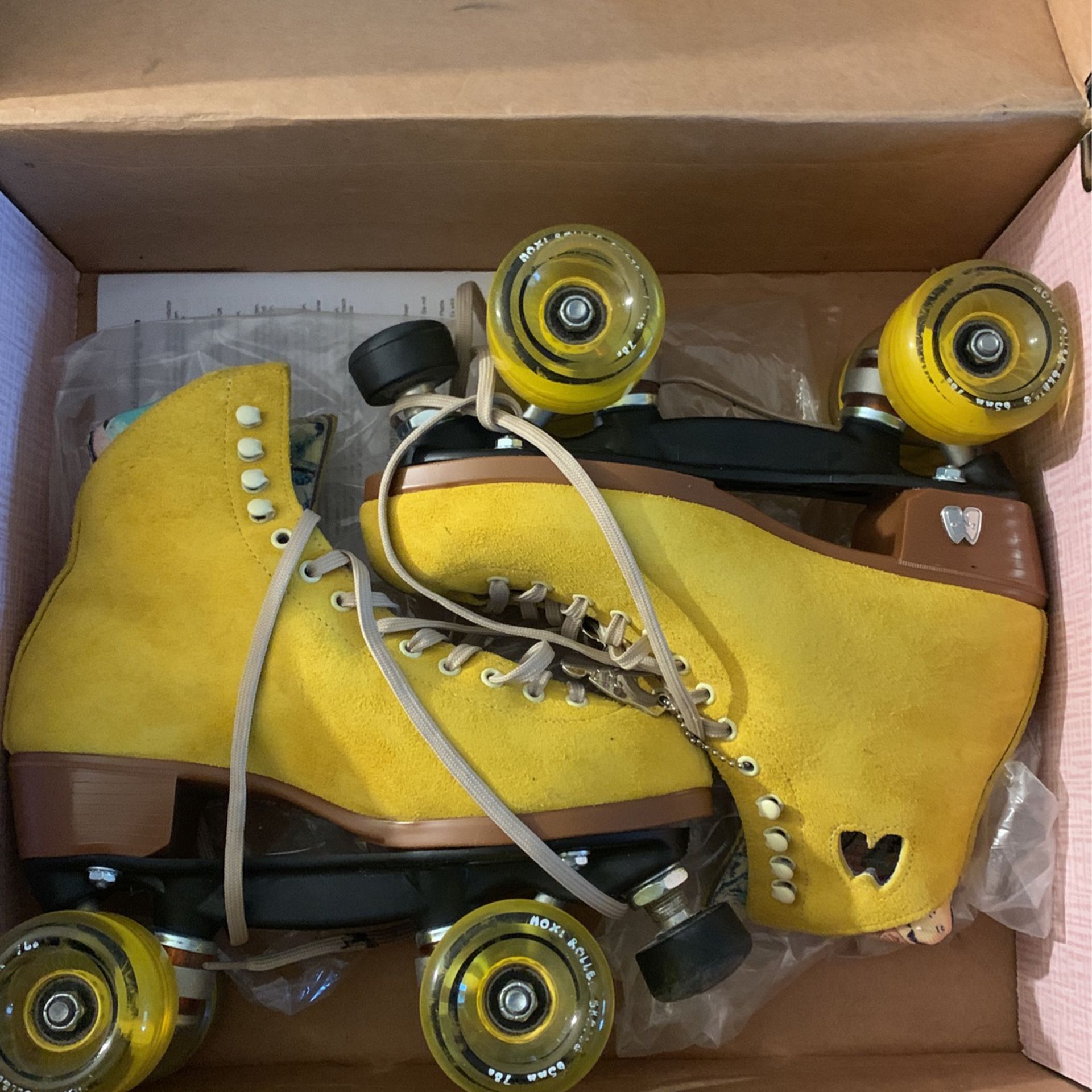 Moxi Skates, Yellow, Size 7