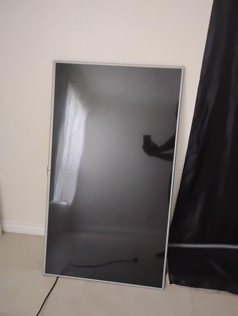 LG Large flat screen tv