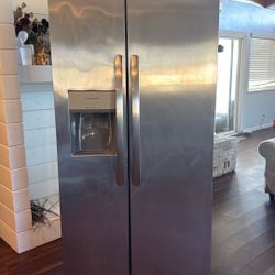 frigidaire refrigerator almost new
