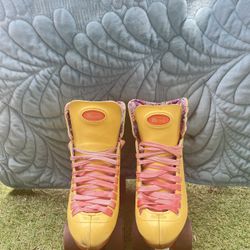 Moxi Roller Skates Size W6-6.5 