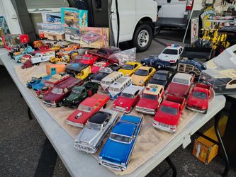 Large Lot of Diecast Model Cars and Trucks