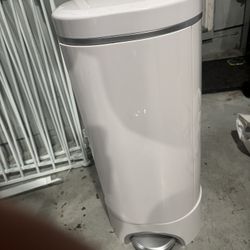 Diaper Garbage 