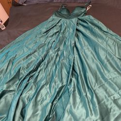 Custom Made Green Prom/Ball Dress. No Size Showing Check Measurements