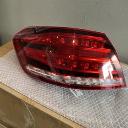 2010-2013 Mercedes Benz E Class Left Tail Light 