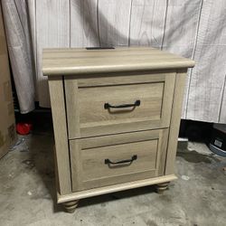 Aileas 2 - Drawer Nightstand Color Oak