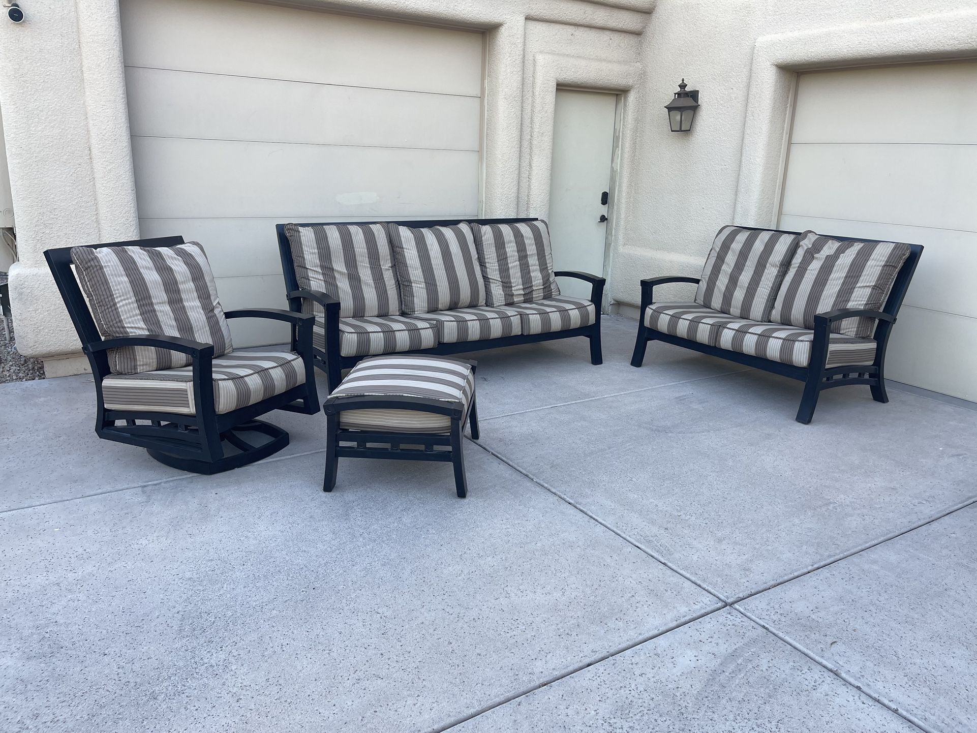 Mallin Atlantis Large Conversation Set