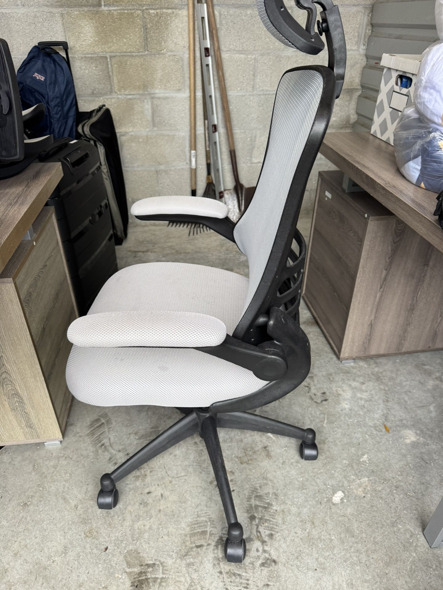 Office chair 