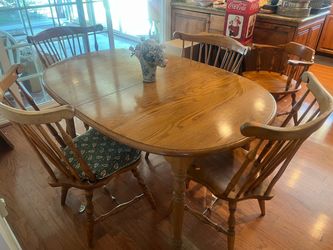 Solid Oak Extendable Dining Table with 4 Chairs (Good Condition)