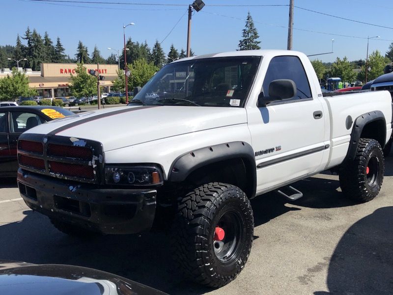 1998 Dodge Ram 1500 4x4 * single cab short bed *