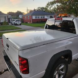 2007 Ram Fiberglass Bed Cover