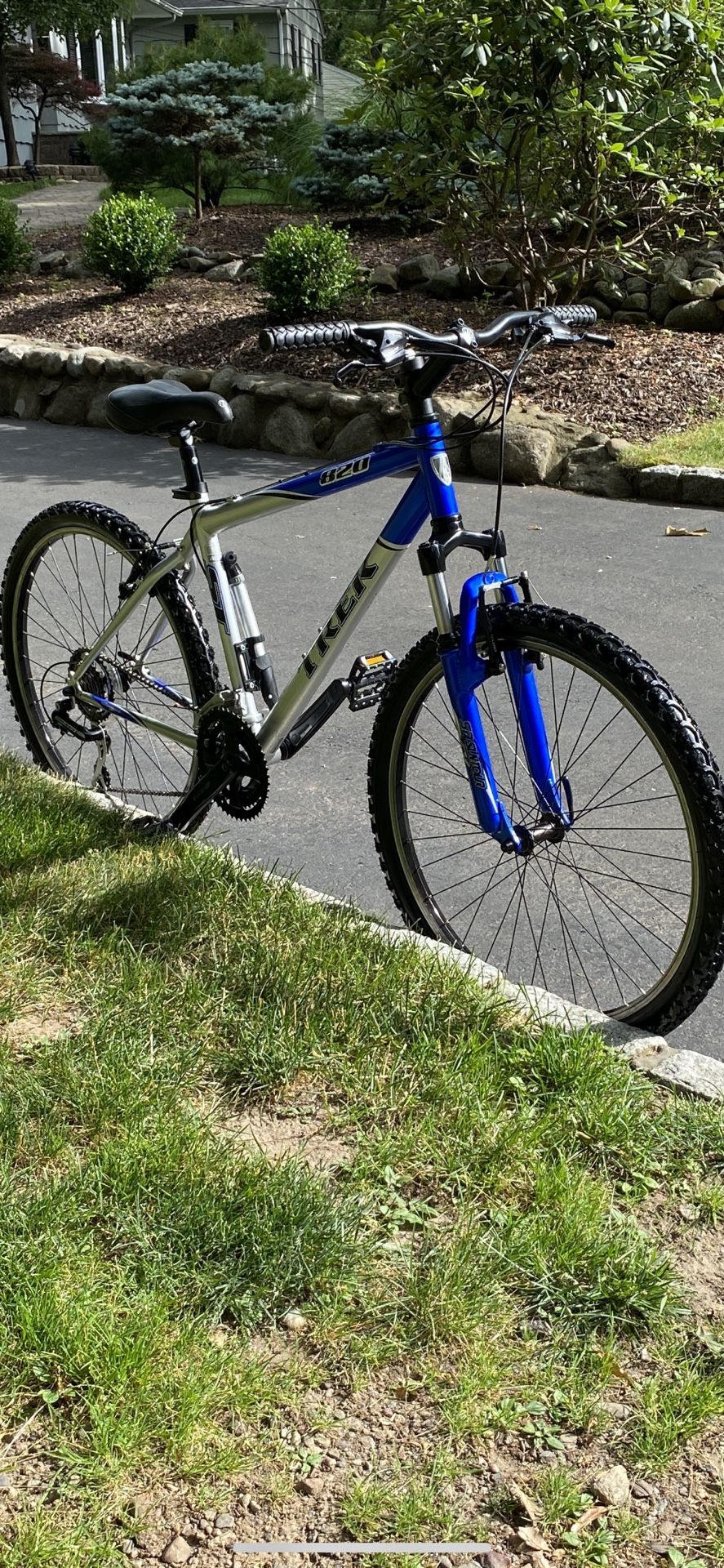 26 TREK 820 21 Speed Mountain Bike Bicycle Pristine Like New Condition for Sale in Mahwah NJ OfferUp