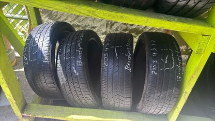 (4)205 /45/17 Bridgestone 