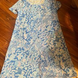 Women’s lilly pulitzer cody dress. Size medium  Pattern is sea what I sea blue