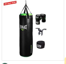 Everlast 70-lb. Everstrike Heavy Bag Kit