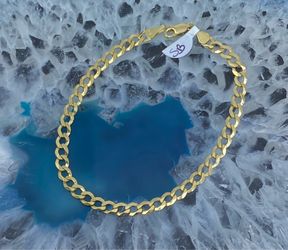 $975 Yellow Gold Cuban Link Bracelet
