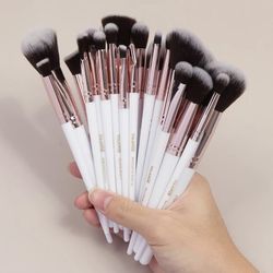 25 Piece Professional Brush Set “Free  Brush Holder”