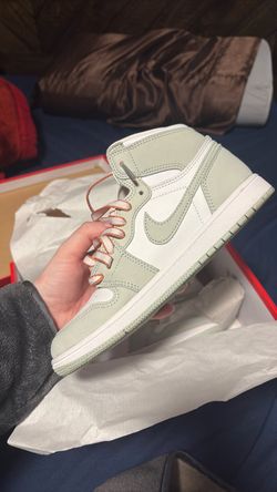 Jordan 1 OG seafoam
