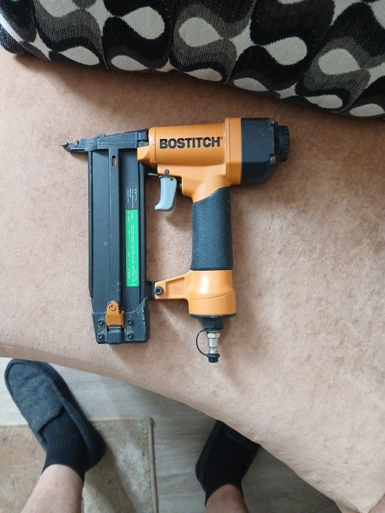 Bostitch SB-1850N 18 Gauge Brad Nailer Pneumatic