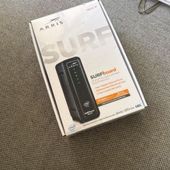 Arris Surfboard Cable Modem And WiFi Router 