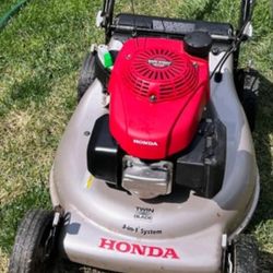Honda Self Propelled 21 Inch Mower 