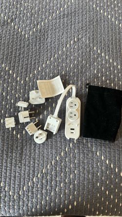 Mini travel power strip with international chargers