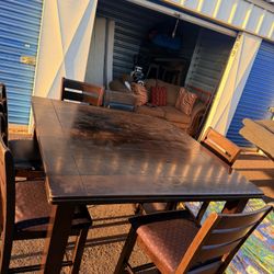 Dinner table with 6 chairs