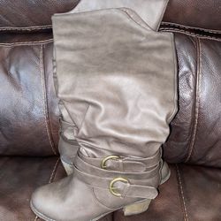 Womens Boots Size 7 