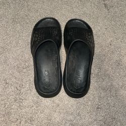 New Balance fresh foam slides size 14