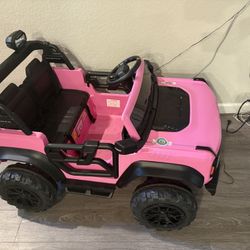 Girls Ford Power Wheel Tuck 