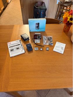 Canon PowerShot SD1100 IS Digital ELPH Camera Kit - Complete In Box