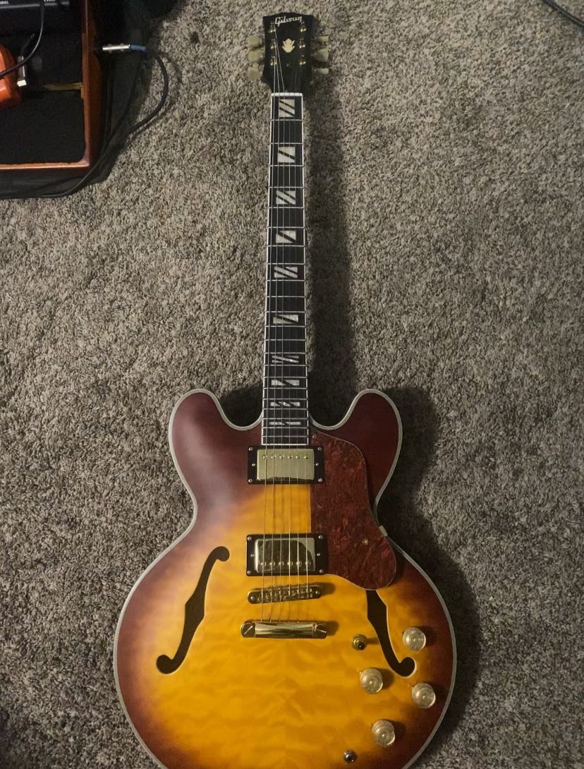 Gibson Guitar