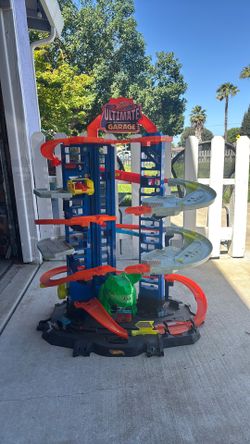 Hot wheels ultimate garage