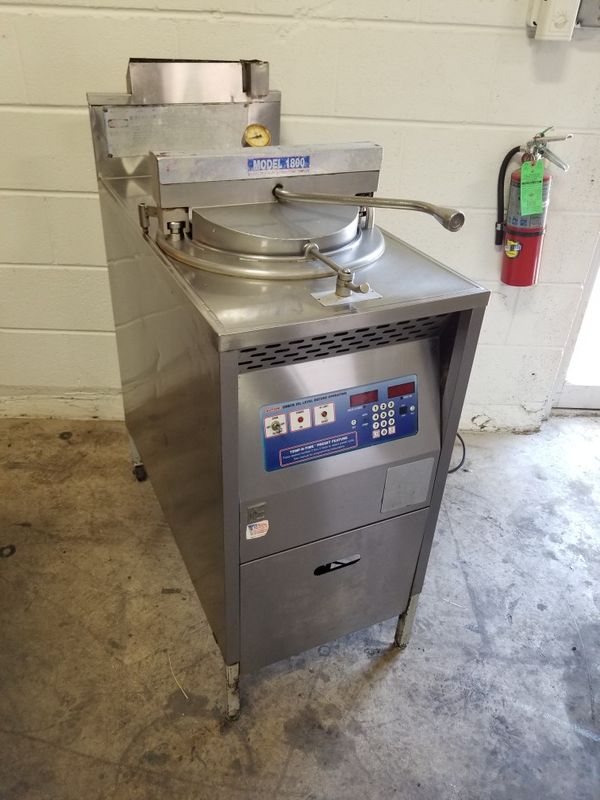 Broaster® Pressure Fryer Broaster 1800 Broasted Chicken Gas for Sale in