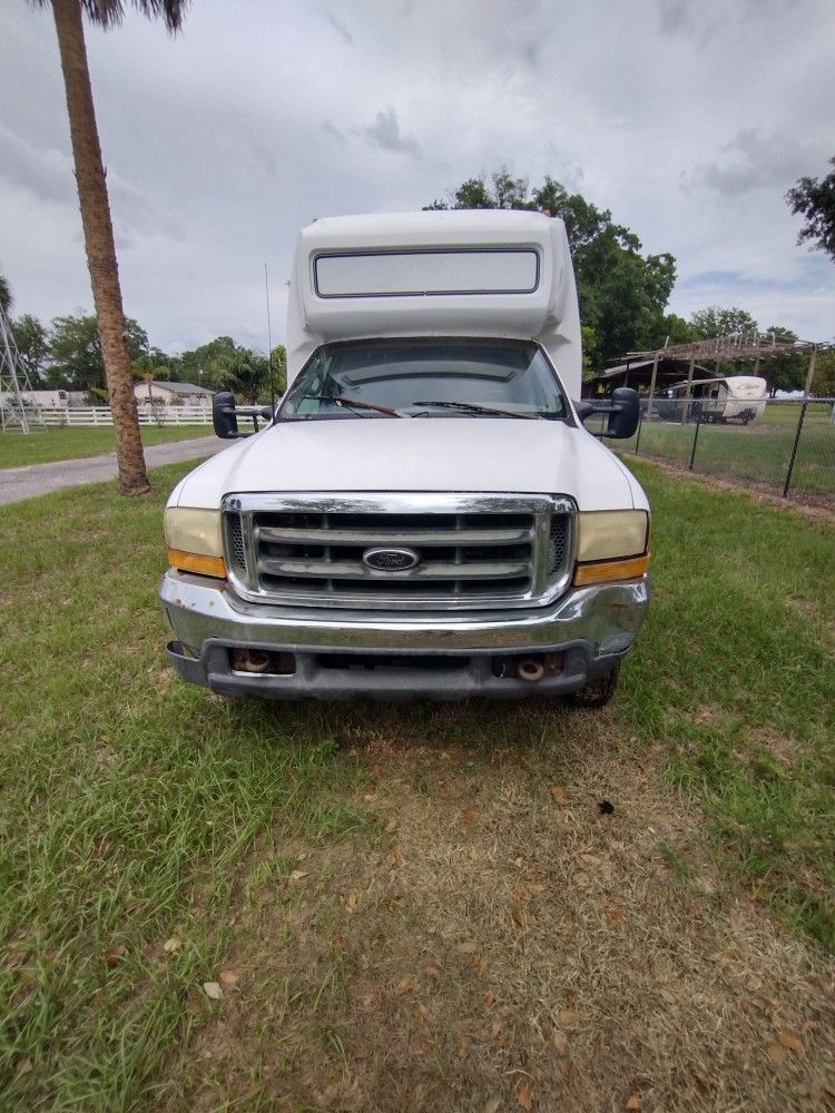 2000 Ford F-550