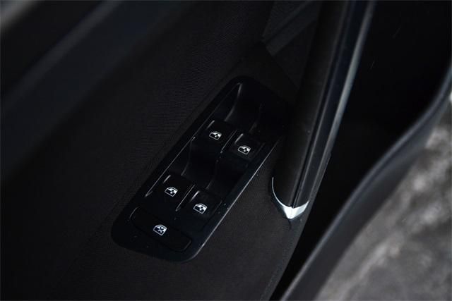 2016 Volkswagen e-Golf
