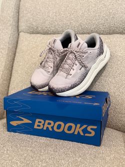 Brooks Ghost Max 2 (Women’s Sz 7.5)