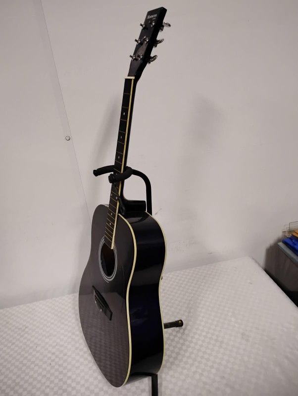 Huntington Acoustic Guitar - Barely Used