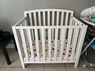 White Mini Crib